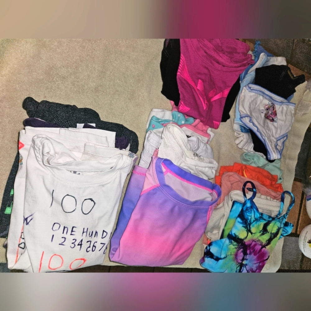 Girls 18 piece sz 6 5 4 3 2. Tops, bottoms, leotards, etc. EUC. GREAT DEAL 👍